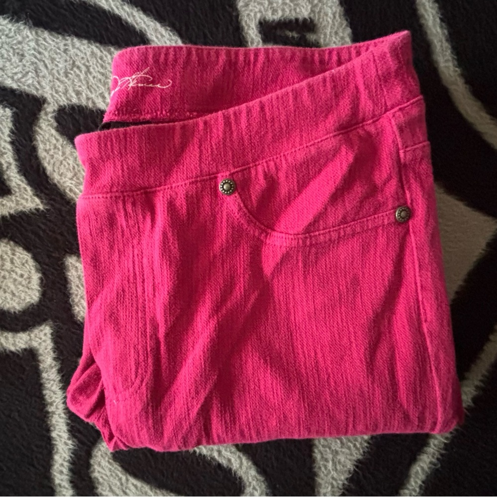 DC Pink Cropped Pants